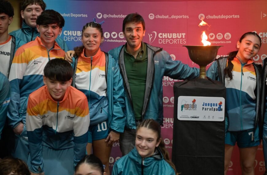 Torres encabezó la apertura de los Juegos Patagónicos