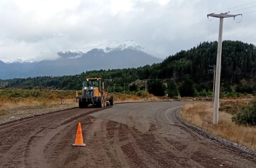 Realizan trabajos de mantenimiento en ruta 259, entre Trevelin y Chile