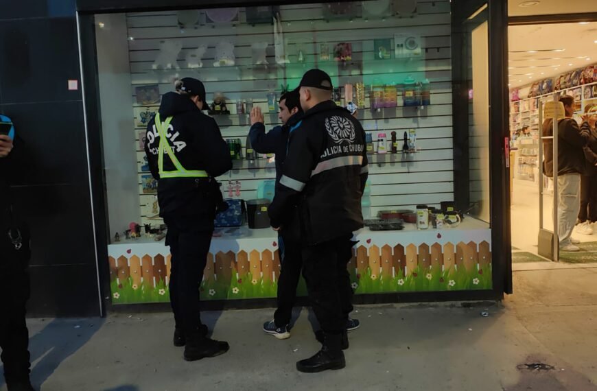 Ingresó de manera sospechosa en un comercio y fue detenido