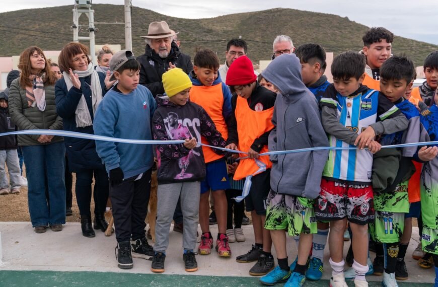 Othar: «Este playón es el puntapié inicial para avanzar hacia la urbanización del barrio ARA San Juan»
