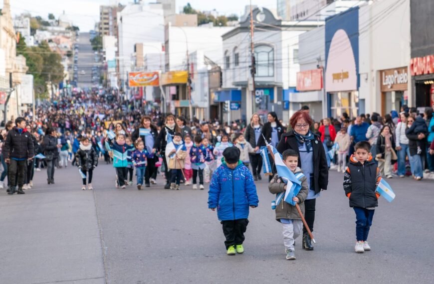 Comodoro celebró con fervor patriótico un nuevo aniversario de la Revolución de Mayo