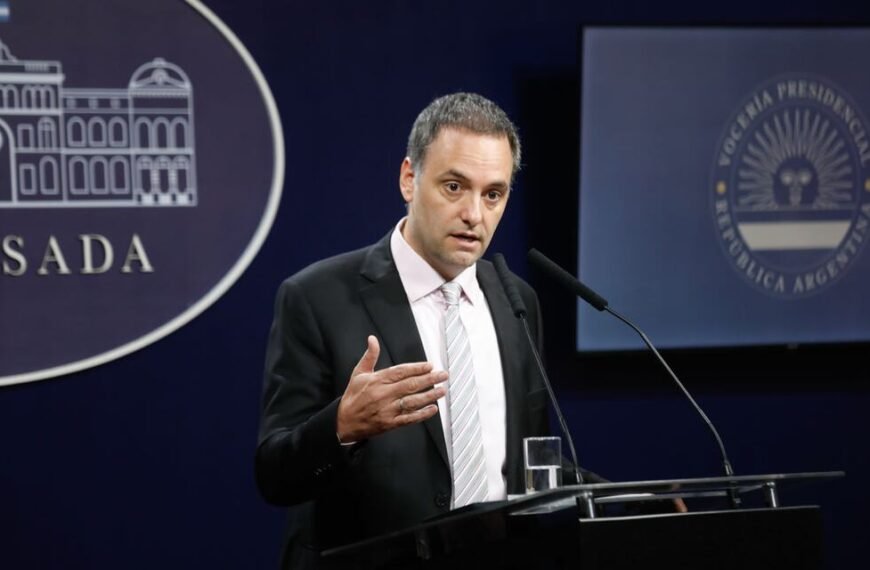 El gobierno elimina el «feriado» por el Día del Empleado Público