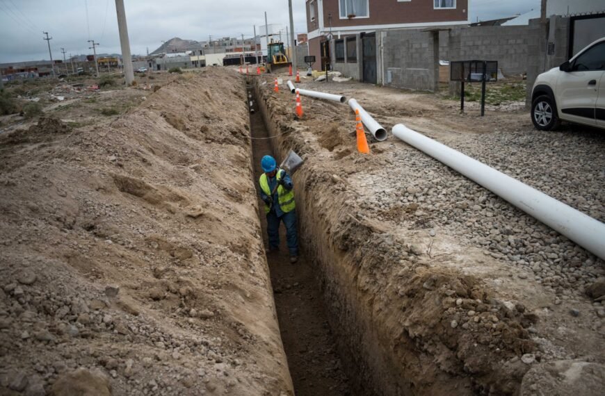 Corte de calzada por tareas de saneamiento en barrio Abel Amaya
