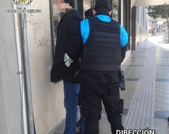Detenido por robar ropa de bebé en una tienda