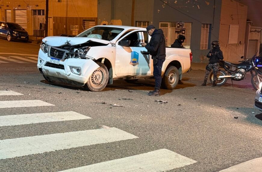 Fuerte choque en Alvear y Sarmiento