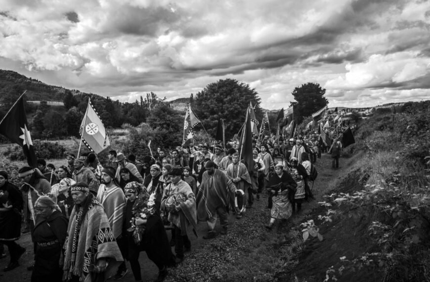 La exposición fotográfica «Mapuche, el retorno de las voces antiguas» estará en la Feria del Libro