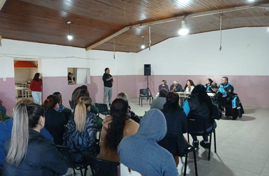 Vecinos del Moure se reunieron con la policía para pedir más seguridad