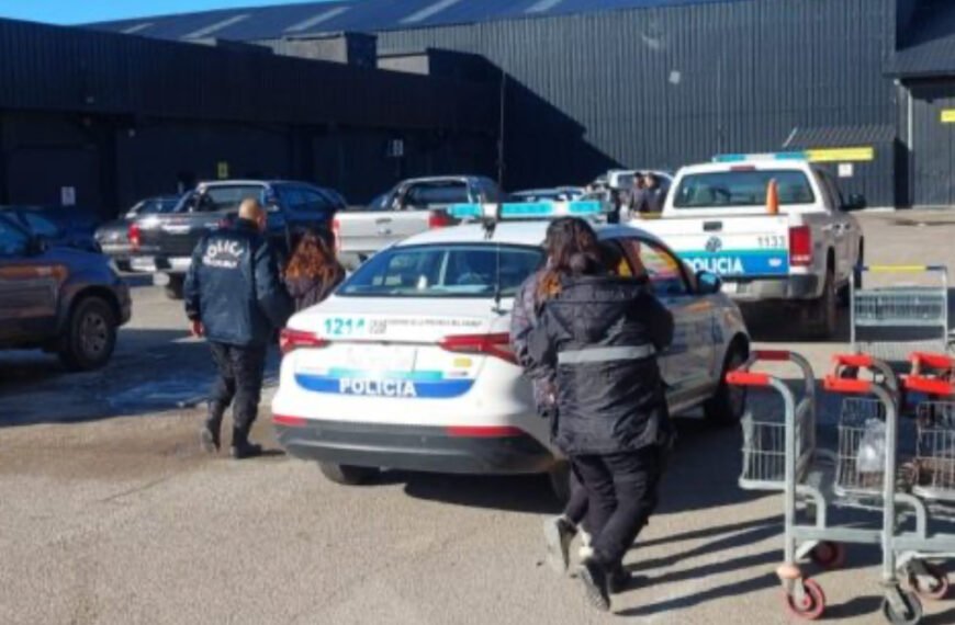 Dos detenidas al intentar escapar de un mayorista con 200 mil pesos en mercadería