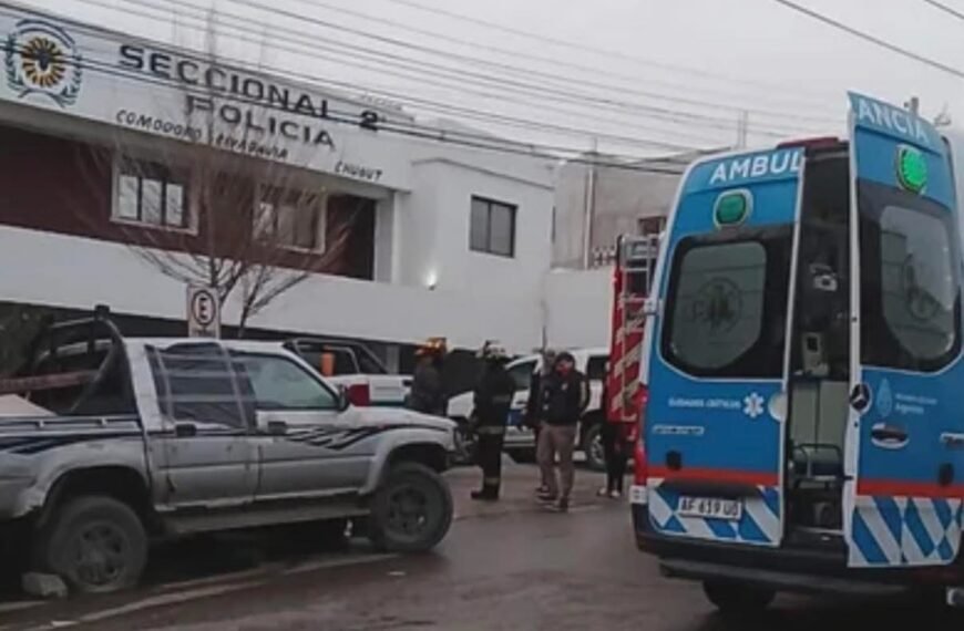 Dos heridos graves tras un incendio en la comisaría segunda