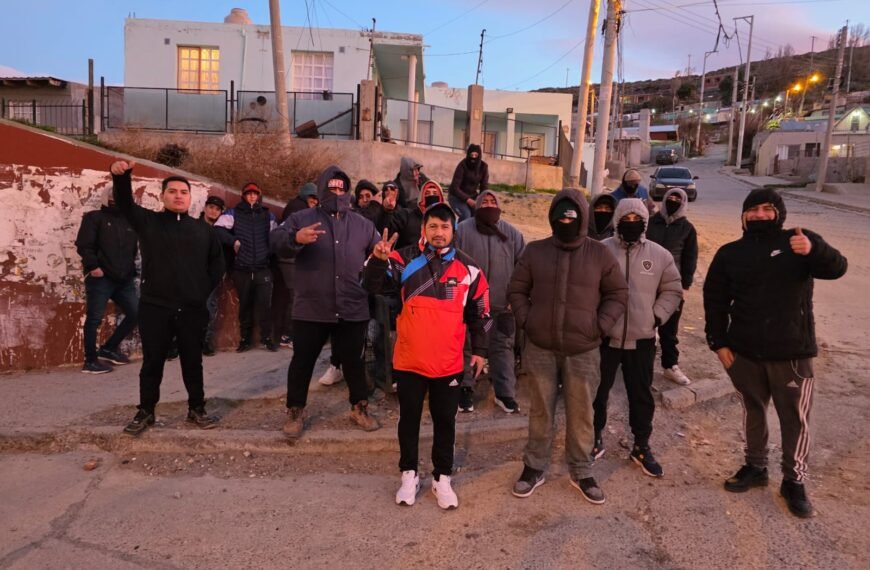 Vecinos del barrio Balcón del Paraíso levantaron el corte de tránsito en el camino Centenario