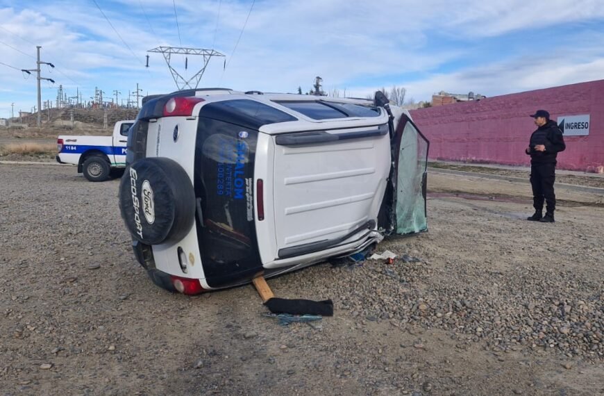 Vuelco sin heridos de gravedad en la ruta provincial 1
