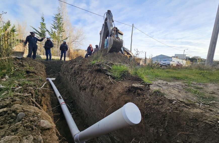 Con un 70% de avance continúan los trabajos para la red cloacal en el barrio Gesta de Malvinas