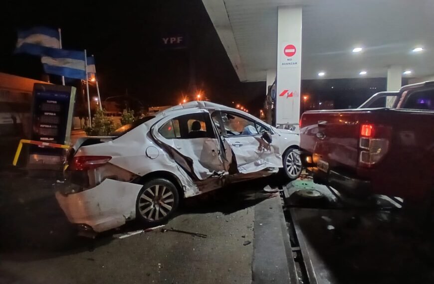 Choque con personas lesionadas en Km 5