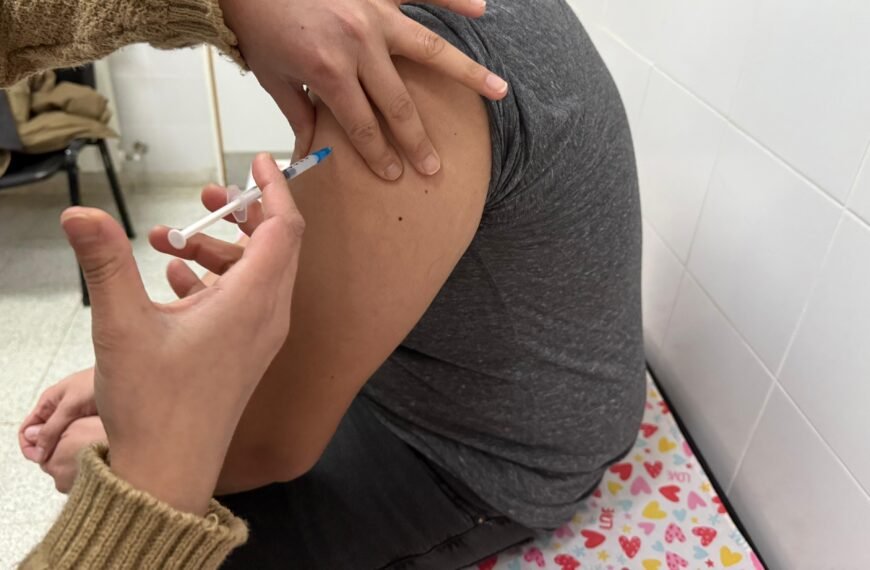 Cada vez son más los comodorenses que se vacunan contra la fiebre amarilla