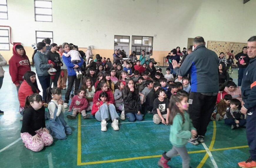 «CAI Solidaria» entregó donaciones en Aldea Escolar