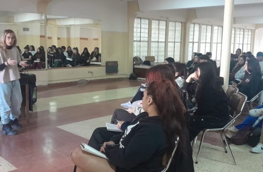 Majo Verdugo brindo una capacitación de ritmos en Comodoro