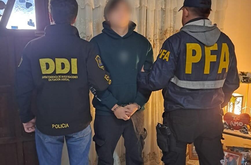 Operativo «La Pelota no se mancha»: Detuvieron al creador de la plataforma ilegal «Al Ángulo TV»