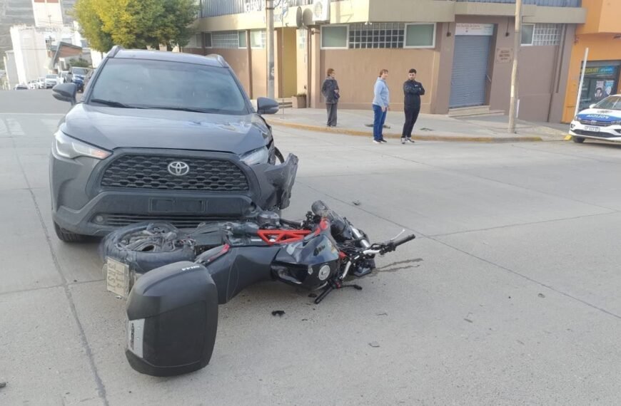 Motociclista lesionado tras choque