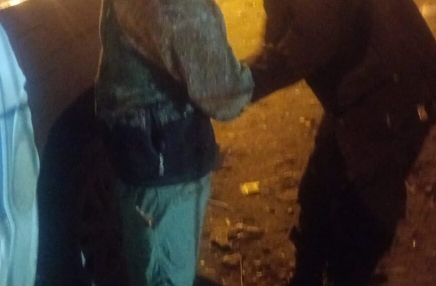 Dos detenidos por robar garrafa y herramientas