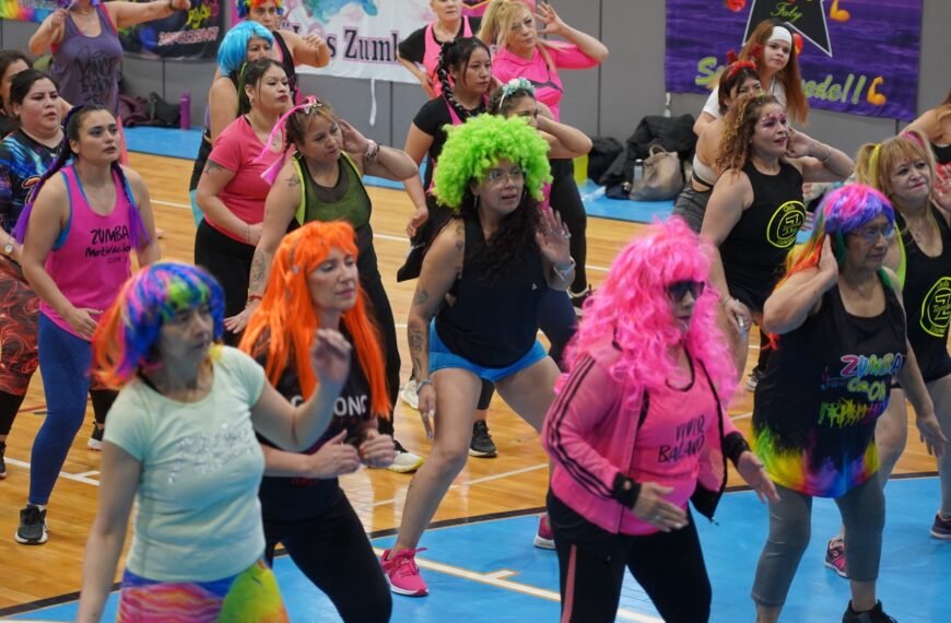 “Pelos locos y pelucas”, en la tercera master class de zumba