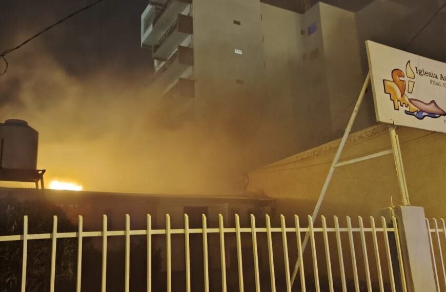 Un caloventor encendido provocó un incendio en una iglesia evangélica