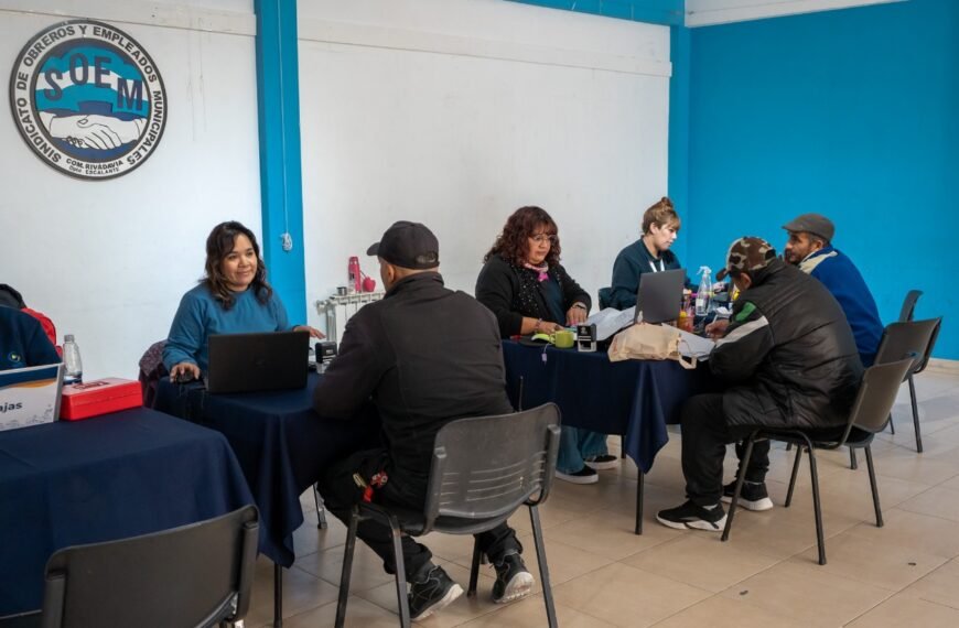 Más de 13.700 consultas atendidas por «SCPL en tu barrio», la oficina que recorre y escucha en Comodoro y Rada Tilly
