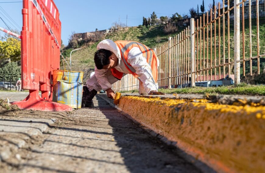 Avanzan en la demarcación de estacionamientos y el ordenamiento vial