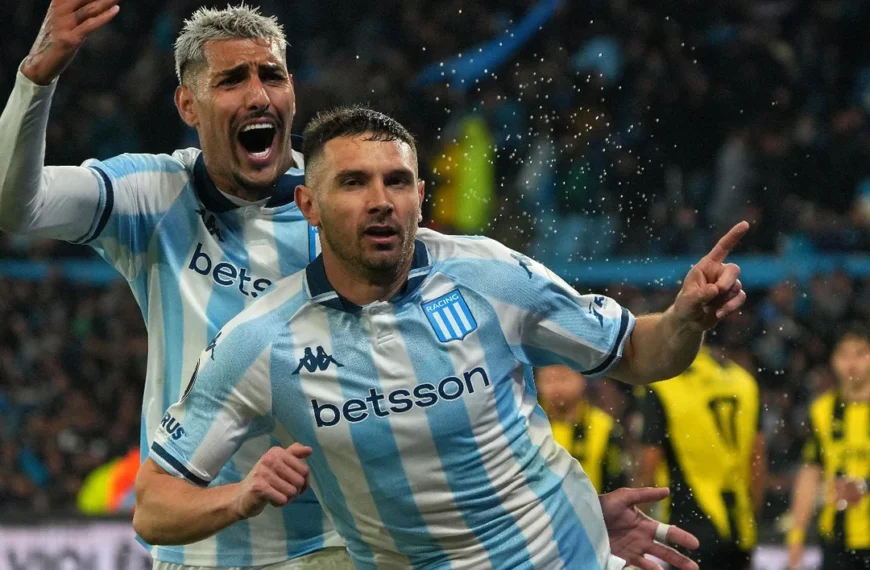 Agónico triunfo de Racing y pase a cuartos de final