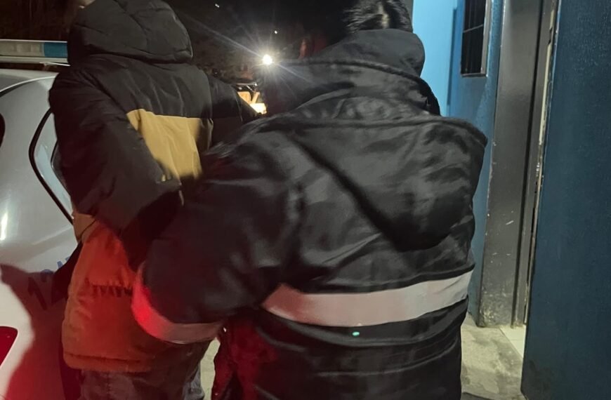 Un hombre con pedido de captura y una conductora con alcoholemia positiva