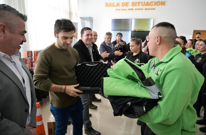 Entregaron equipamiento a personal de la APSV para fortalecer el trabajo preventivo en toda la provincia