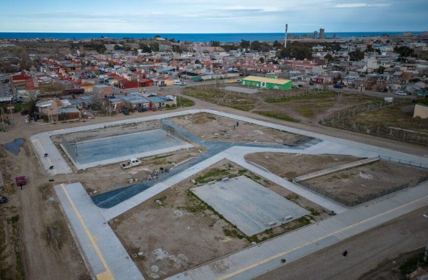 Con un 80% de avance continúan los trabajos en la plaza Yapeyú de Km 8