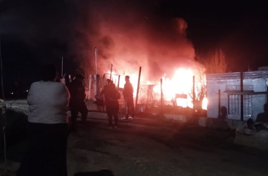 Incendio de vivienda en barrio Cerro Solo