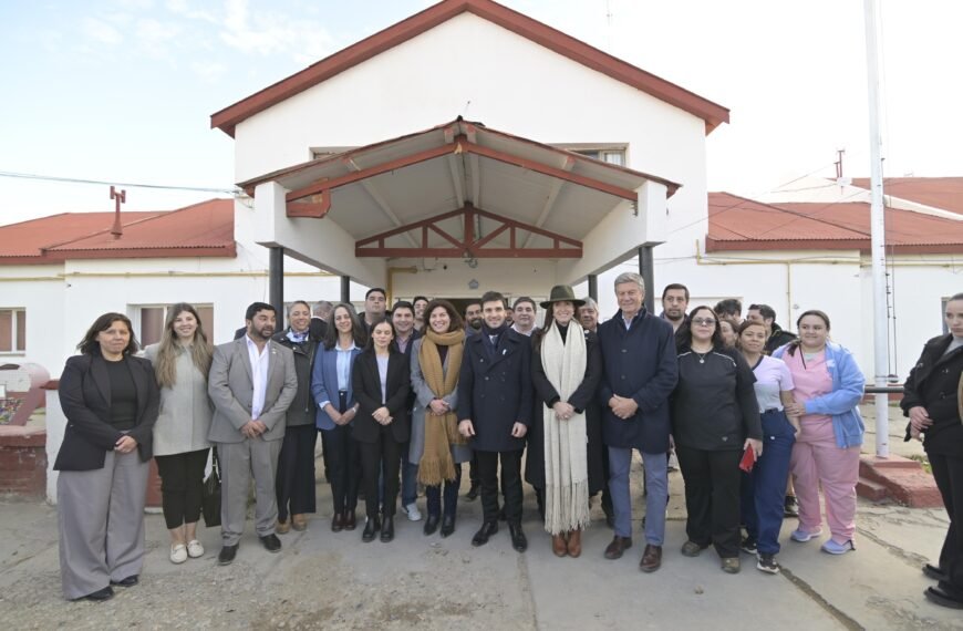 Torres y Victoria Villarruel encabezaron el acto por el 90° Aniversario de Río Mayo: «Trabajamos juntos por una Argentina verdaderamente federal»