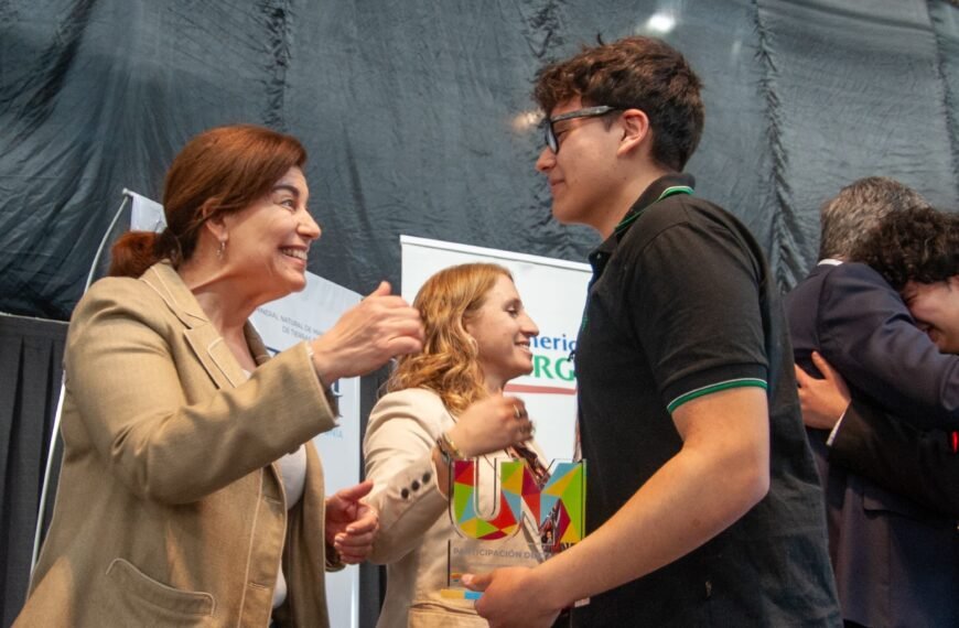 Estudiantes que despiertan sueños: Uniendo Metas para el futuro