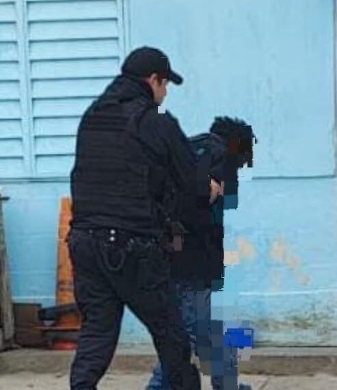 Detenido por agredir a su pareja en la vía pública