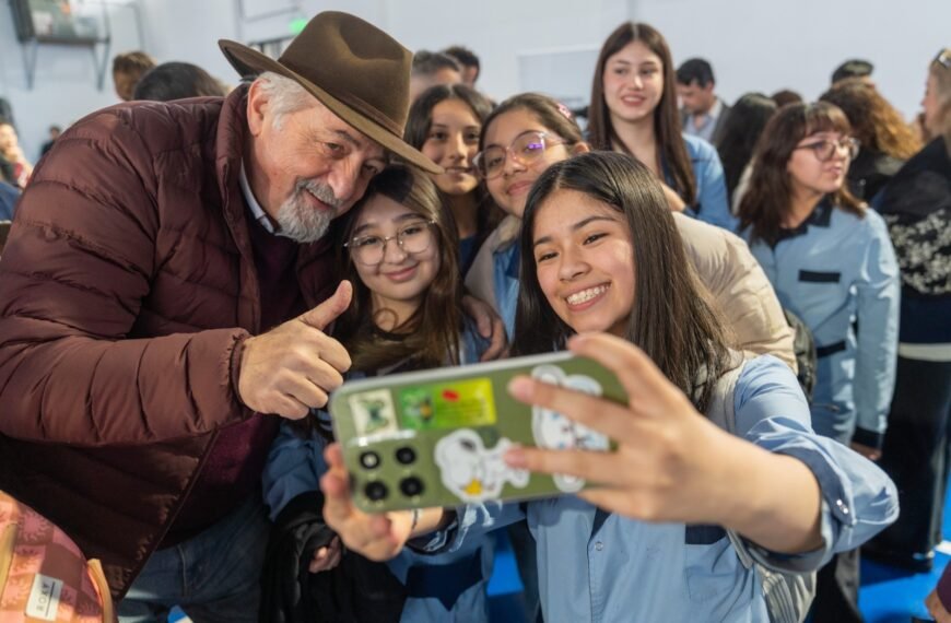 El intendente acompañó la inauguración de la segunda etapa del edificio del Biología Marina