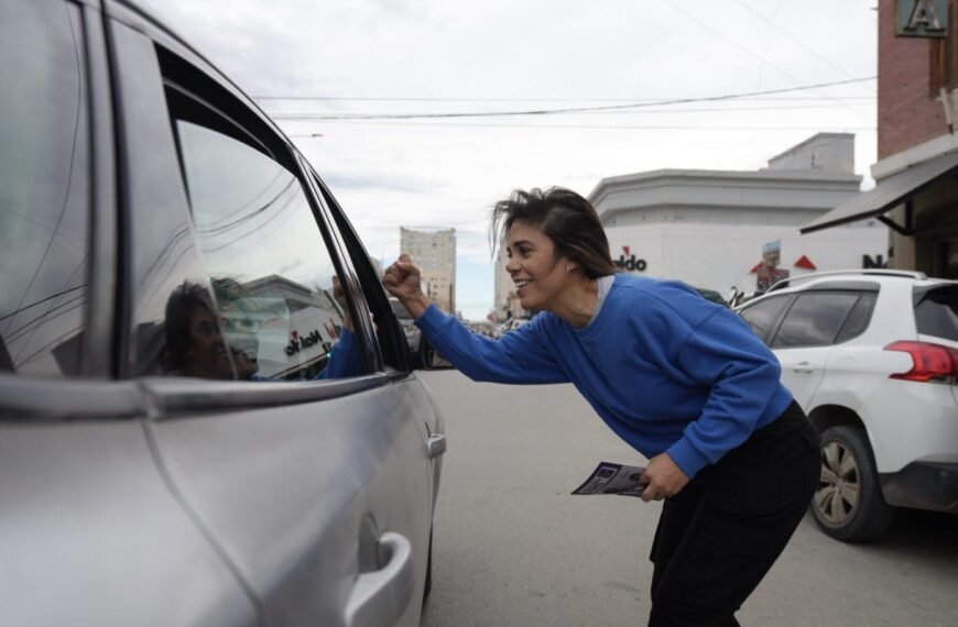 Maira Frias sigue de campaña por Comodoro