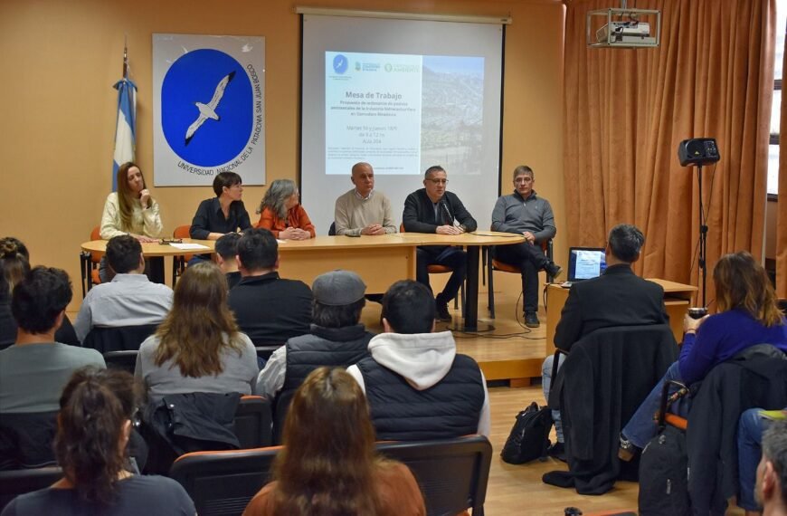 El Municipio y la Universidad avanzan en una mesa de trabajo sobre pasivos ambientales
