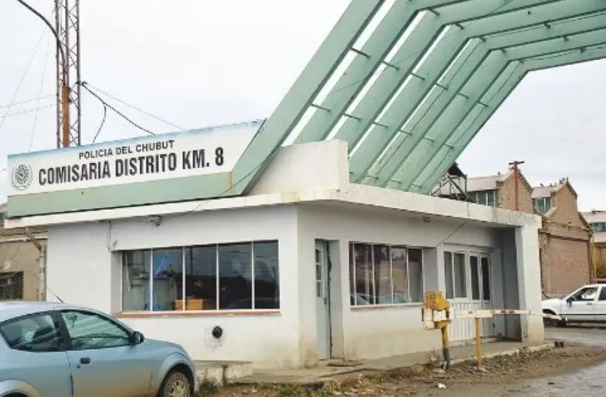 Detuvieron a un policía robando en un supermercado y lo desplazaron de la fuerza