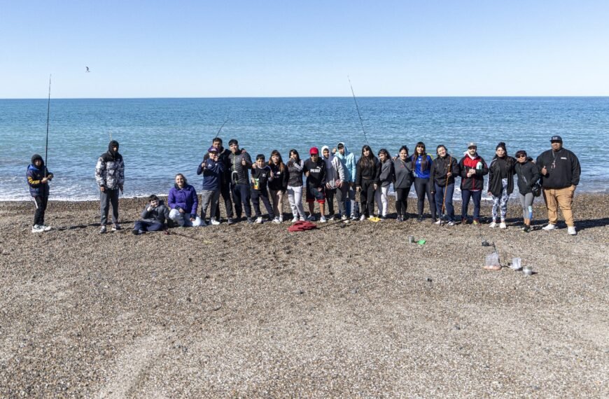 Adolescentes de La Esquina participaron en un proyecto de inclusión y pesca