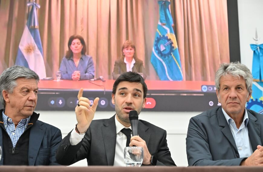 Torres presentó un paquete de importantes beneficios fiscales y aduaneros para potenciar la Zona Franca de Chubut