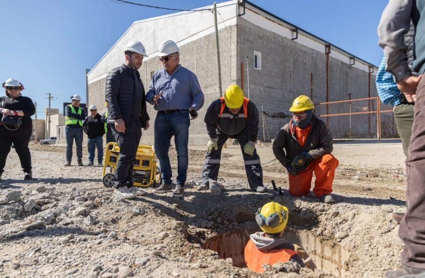 Inició la obra del colector cloacal Concejal Avila que beneficiará a más de 1400 familias