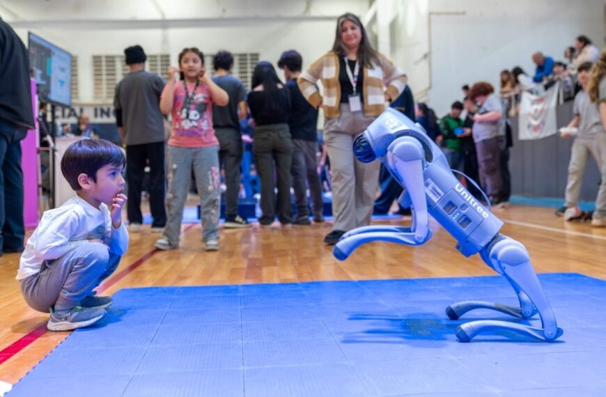 Más de 200 jóvenes fueron protagonistas en el Campeonato Nacional de Robótica