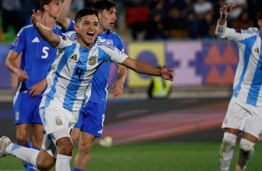 La Selección venció a Italia y quedó líder de grupo