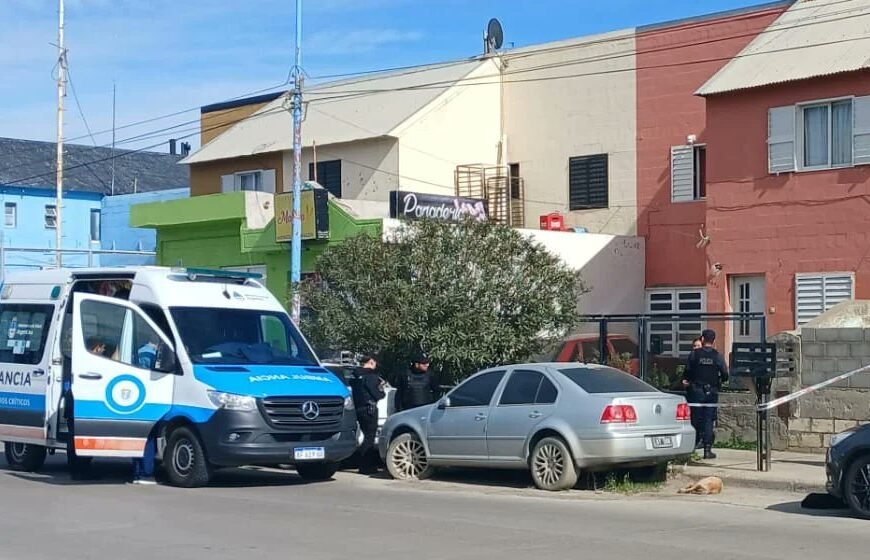 Un hombre se descompensó y murió en la vía pública