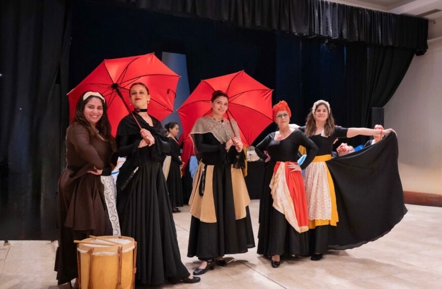 Folklore, feria y teatro para las infancias 