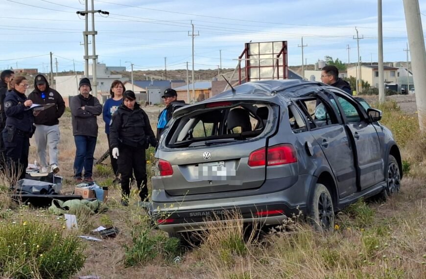 Una mujer murió en un vuelco en Km 8