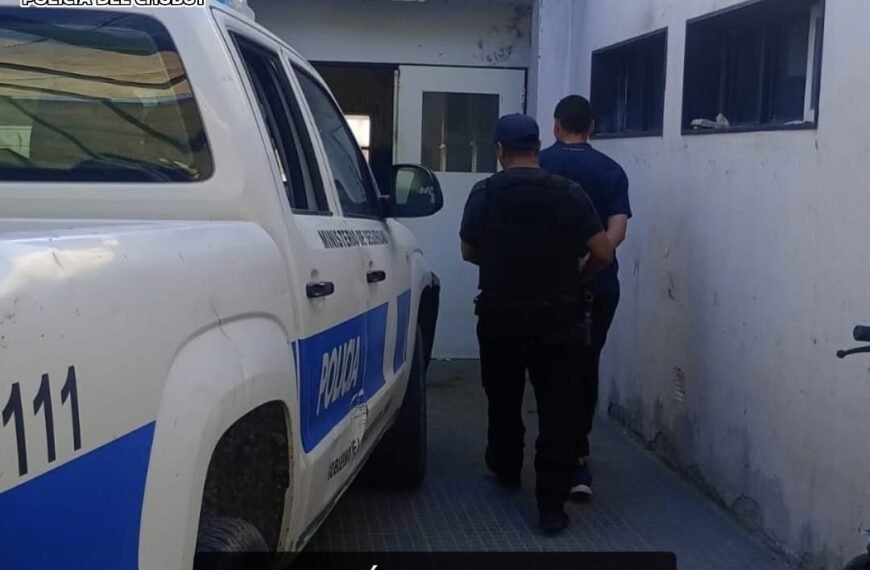 Fue de compras y terminó detenido por tener pedido de captura