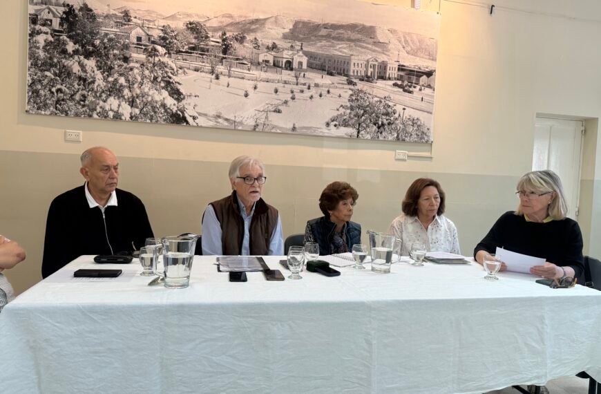 Vecinos de Km 3 reclaman respuestas por la salida de YPF