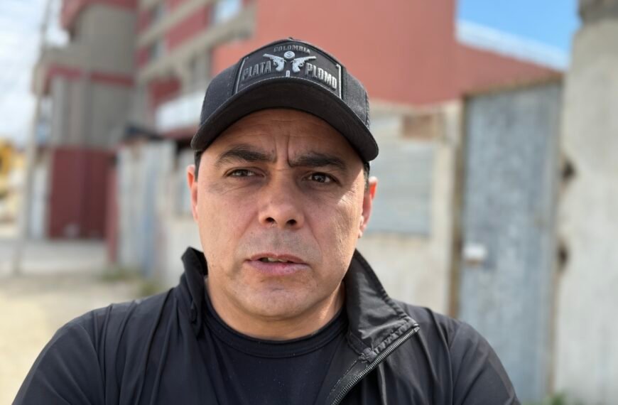 Policía denuncia que le dieron la baja de forma injustificada y que piden desalojar su vivienda